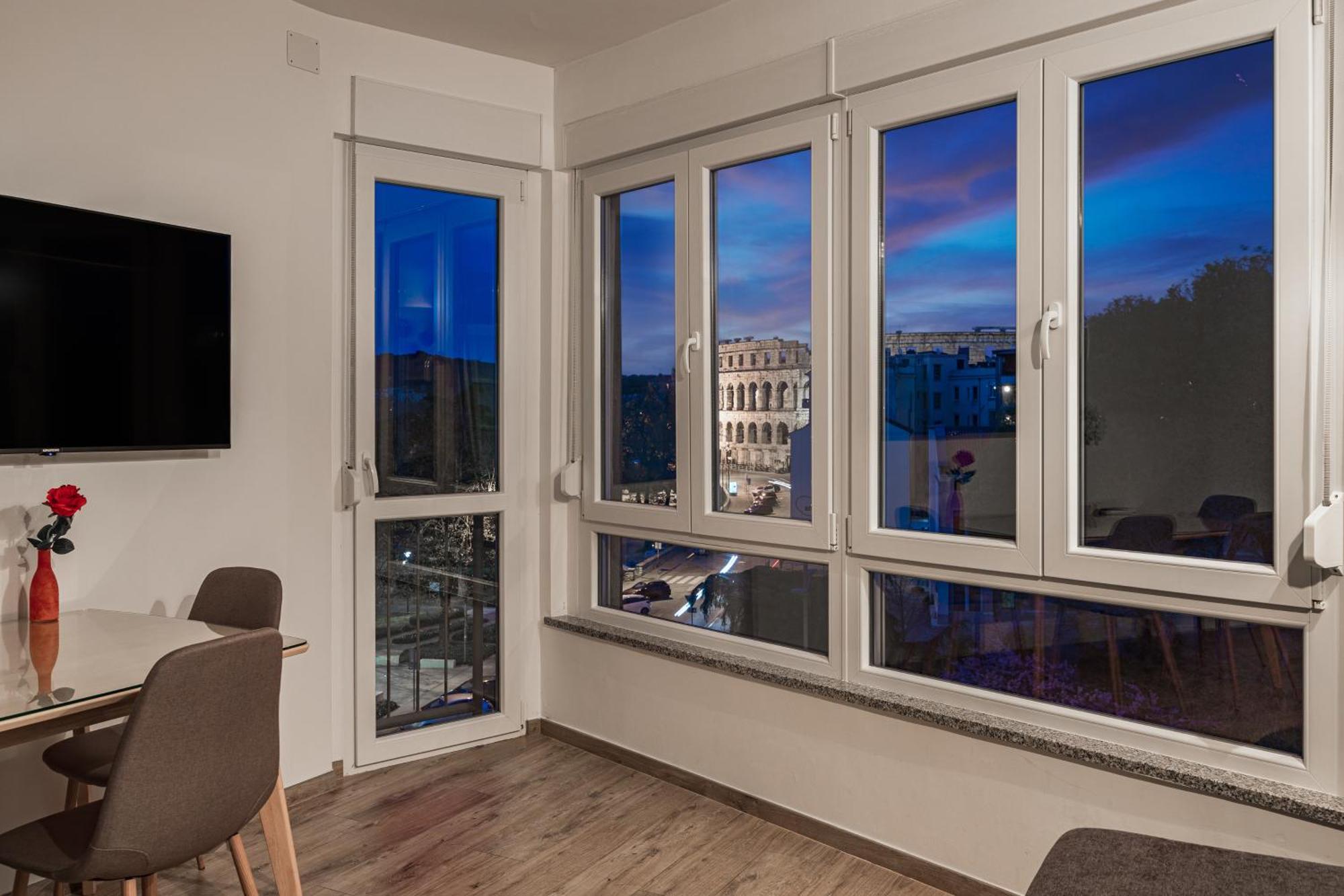 Sylvia Center Apartment พูลา ภายนอก รูปภาพ